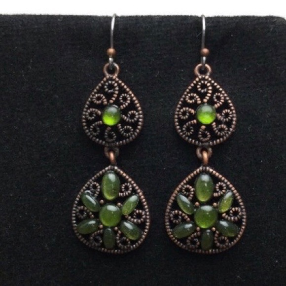 Liz Claiborne Bronze Tone Green Cabachon Filligree Dangle Earrings - Picture 1 of 7